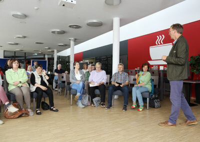 Impressionen vom Workshop Runder „Tisch - Partizipation, Beteiligungsmöglichkeiten im Familienzentrum Aurich“